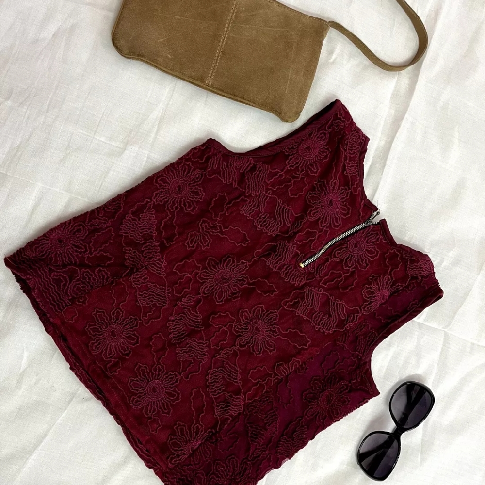 Crop top - Picture 2 of 7